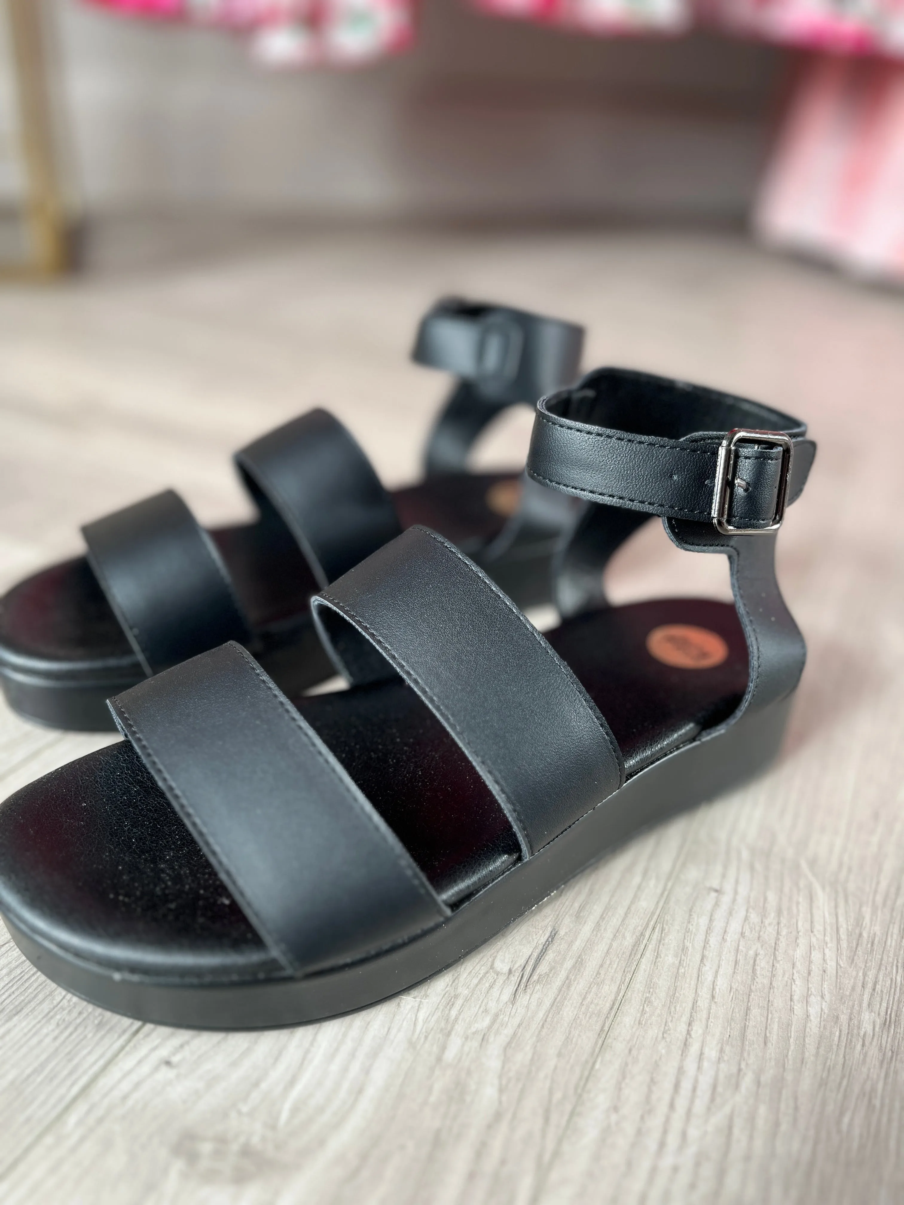 Gena Sandal Black