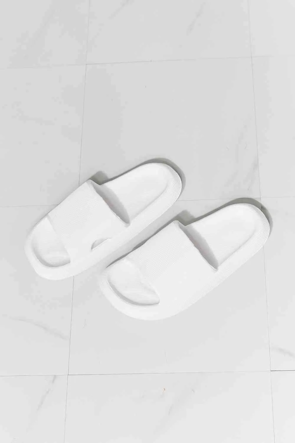 MMShoes Arms Around Me Open Toe Slide in White