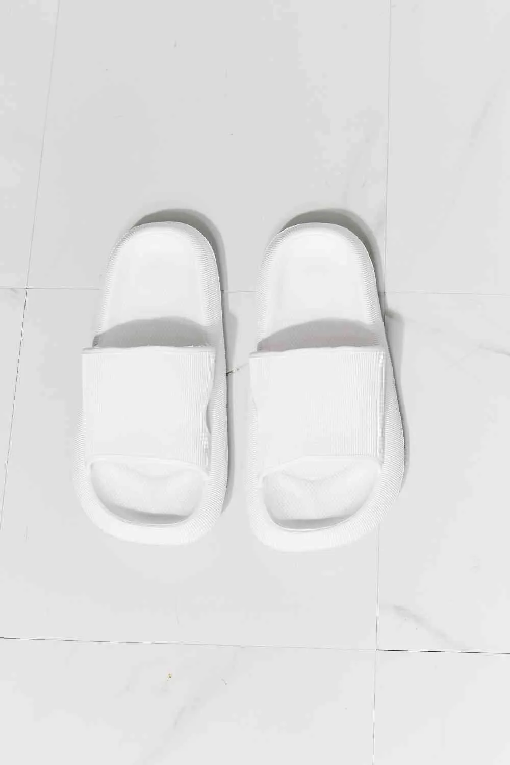 MMShoes Arms Around Me Open Toe Slide in White