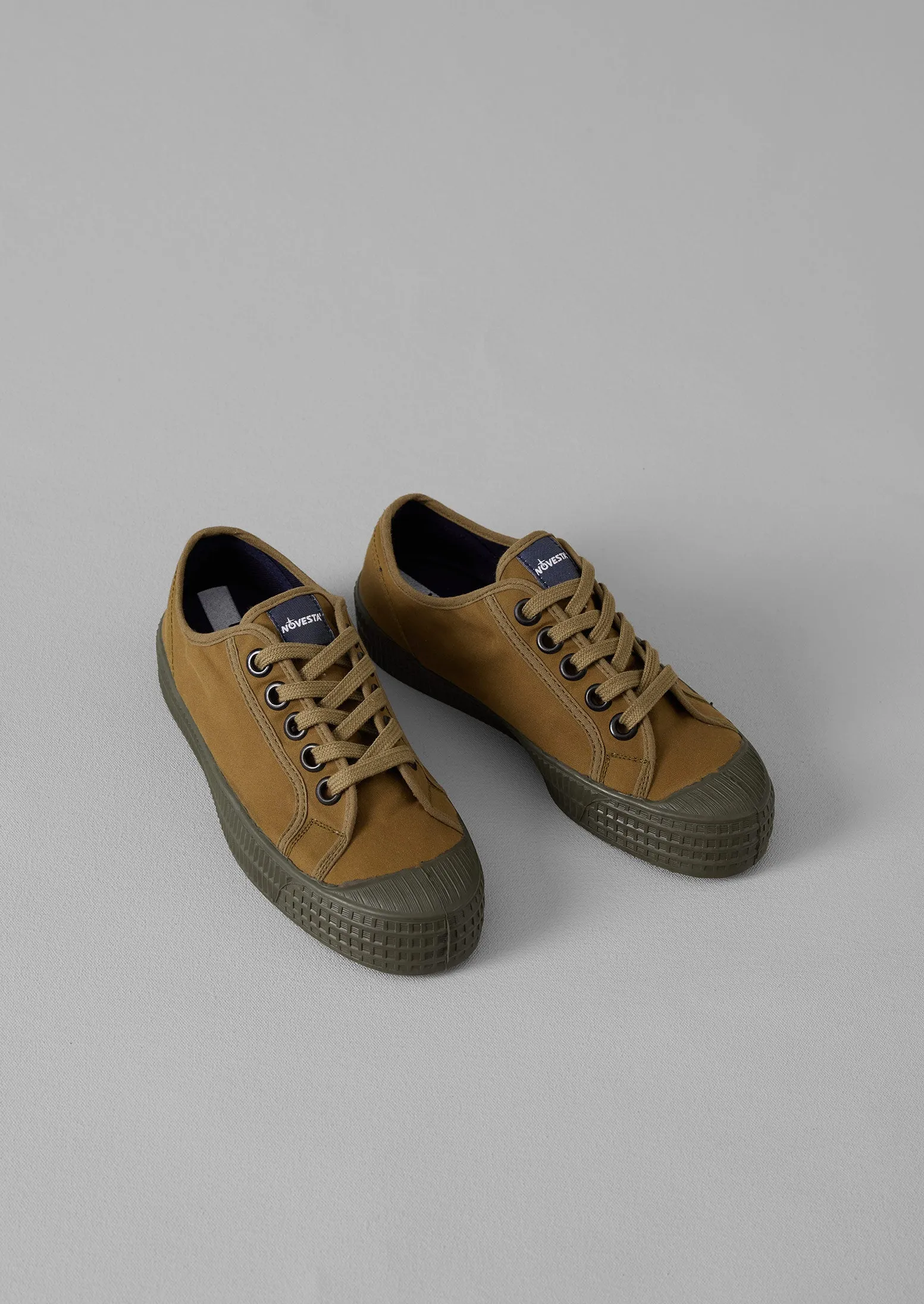 Novesta Star Master Waxed Cotton Plimsolls | Bark