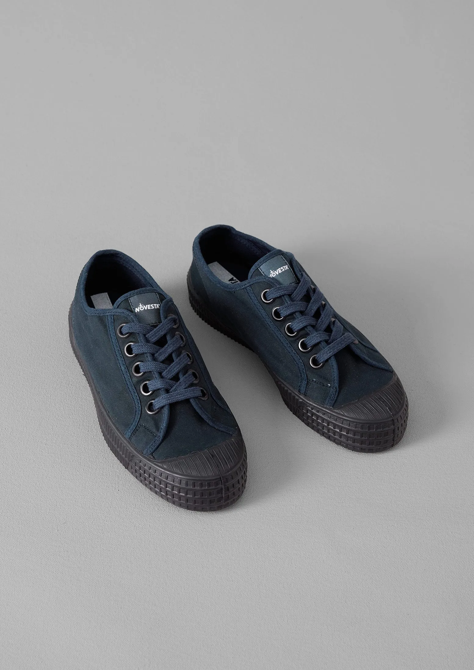 Novesta Star Master Waxed Cotton Plimsolls | Navy