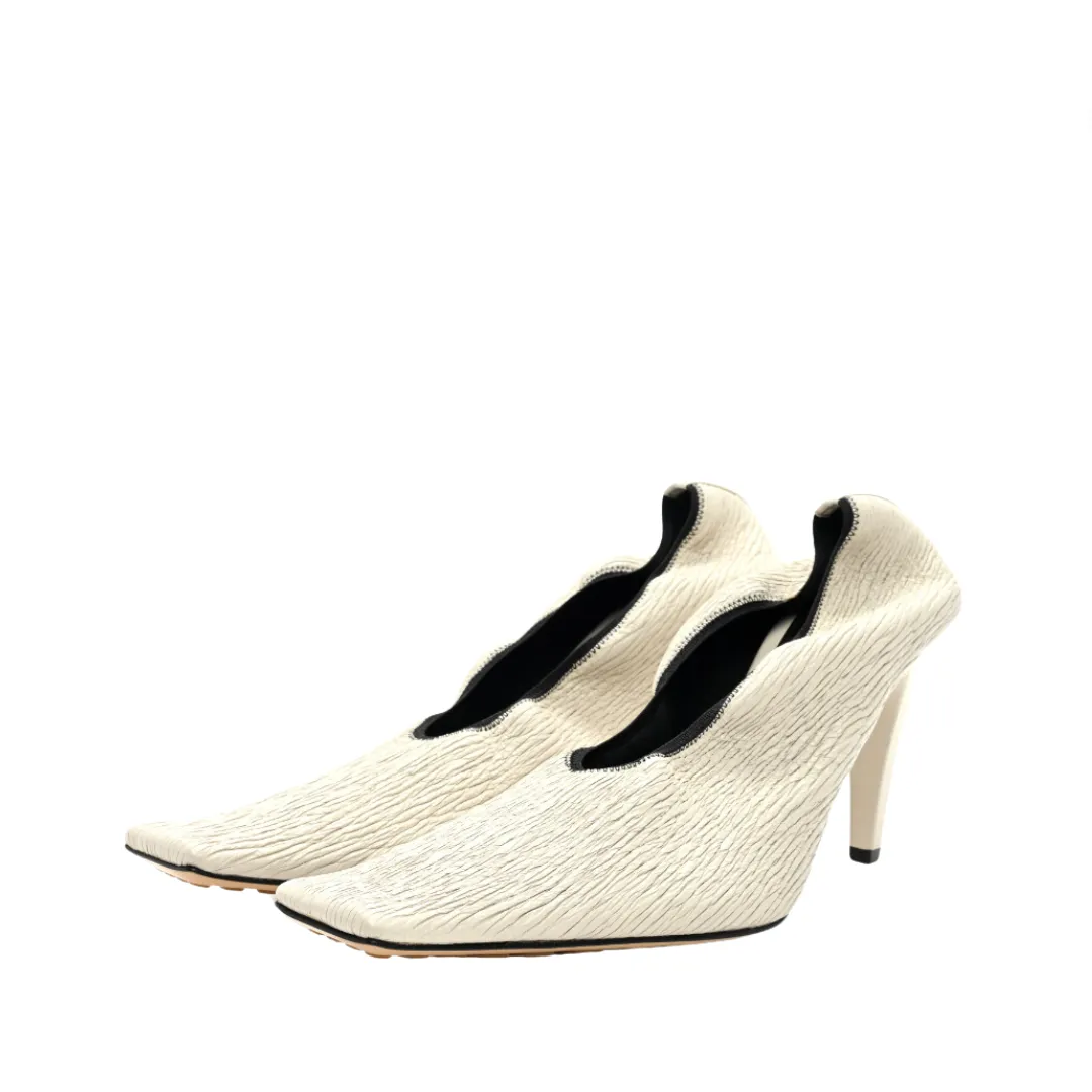 Pre Order:  Wave Pattern Soft Leather Elastic Retro Fine Heel Pumps