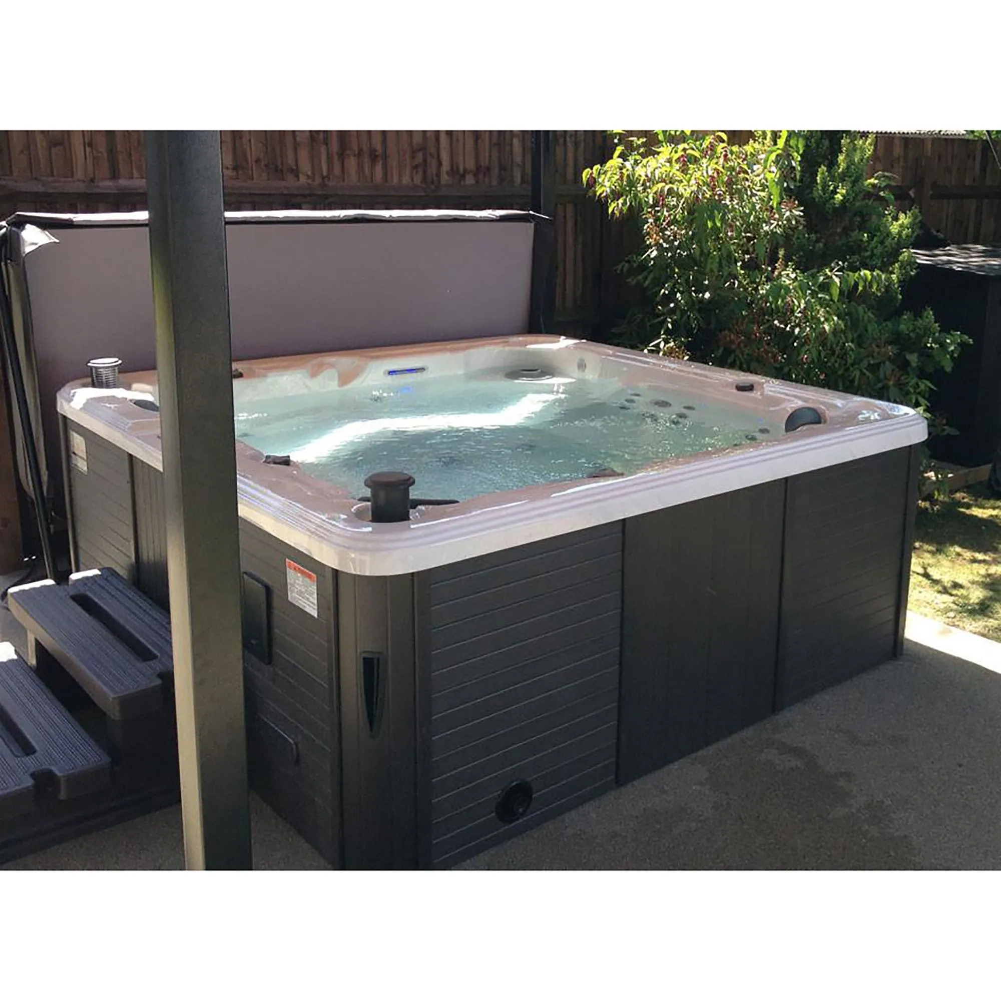 Toronto UV 44-Jet 5-6 Person Hot tub | 213 x 213 cm