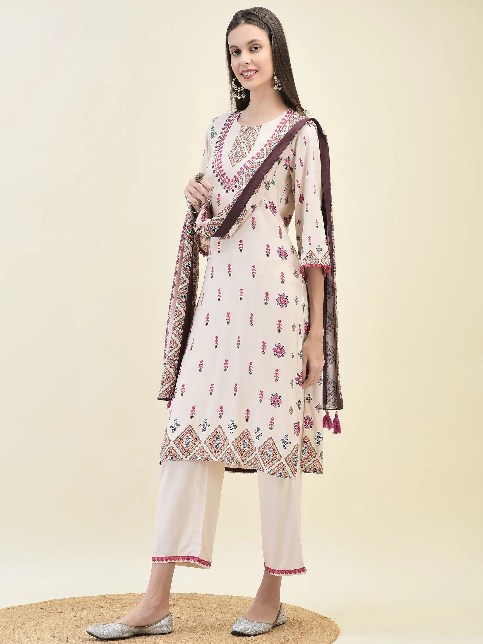 Women Liva Rayon Off White Ikat Print Kurta Comfort Pant Dupatta