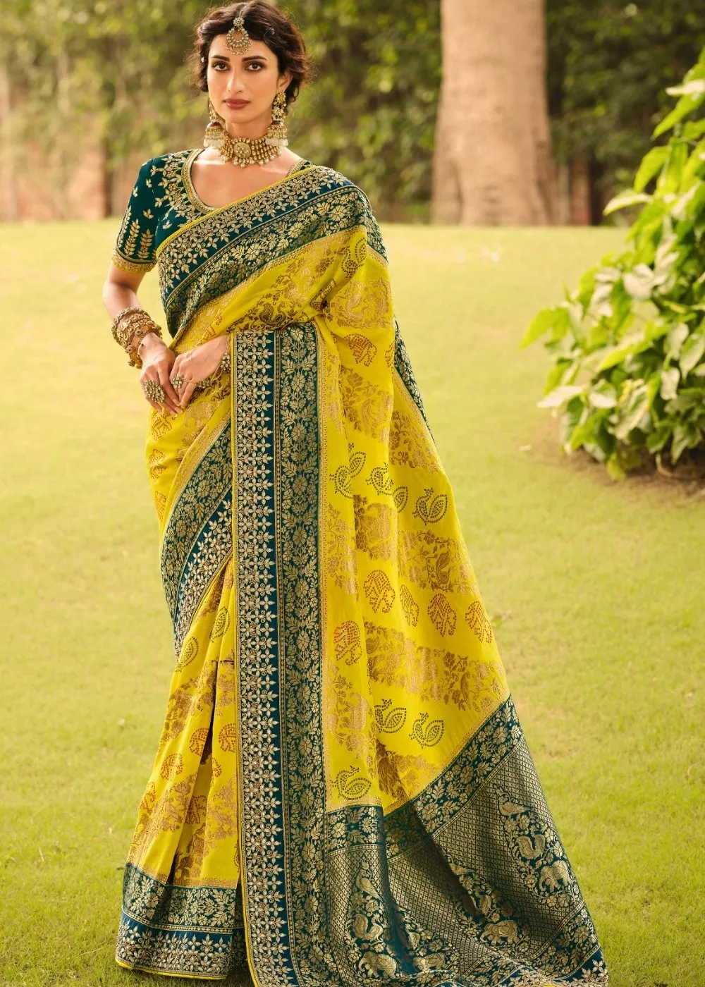 Yellow & Green Woven Dola Silk Saree Having Khatli work on Border & Blouse